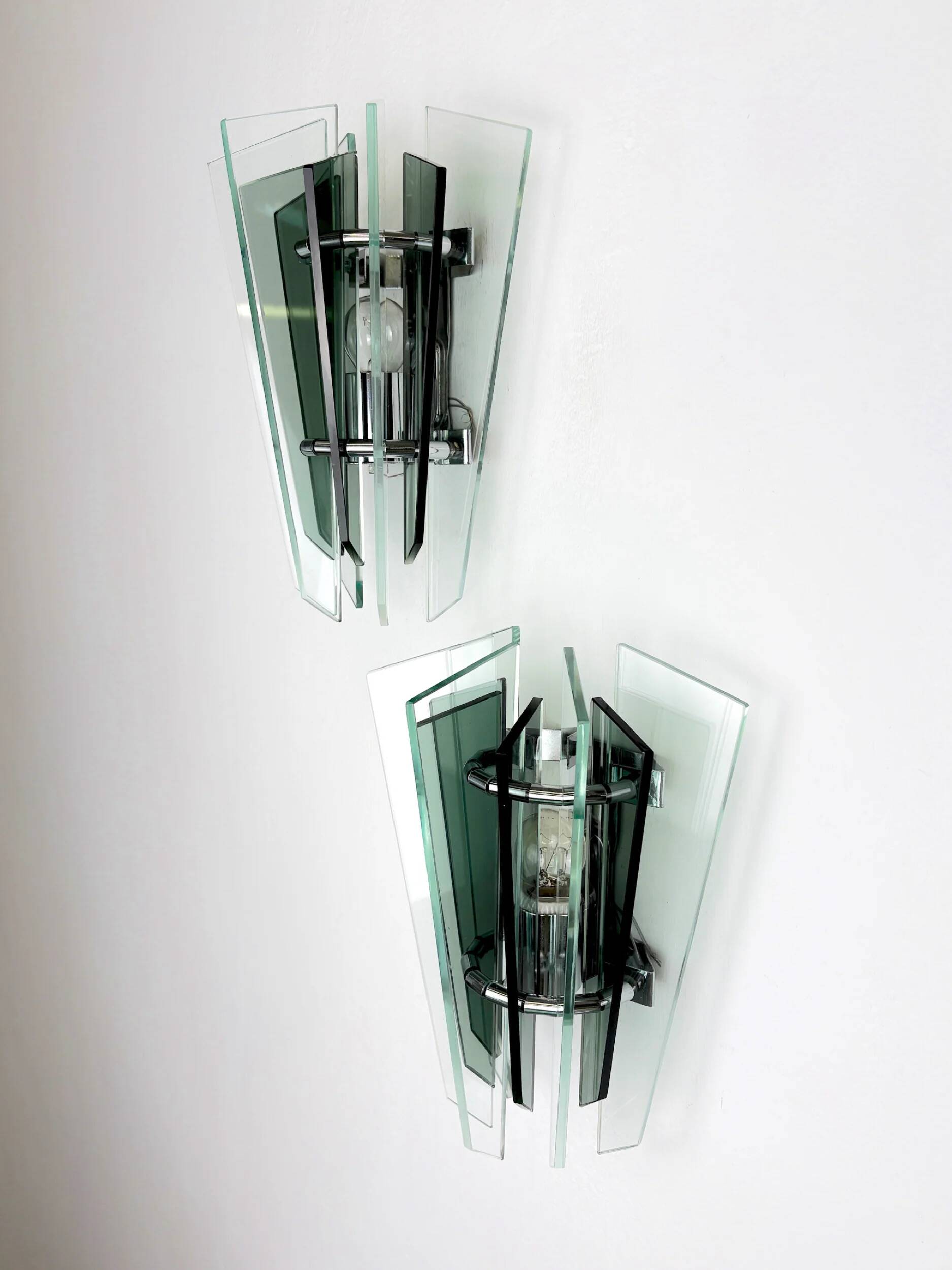 Paire d'appliques murales Veca – verre de Murano découpé vert, Italie 1970