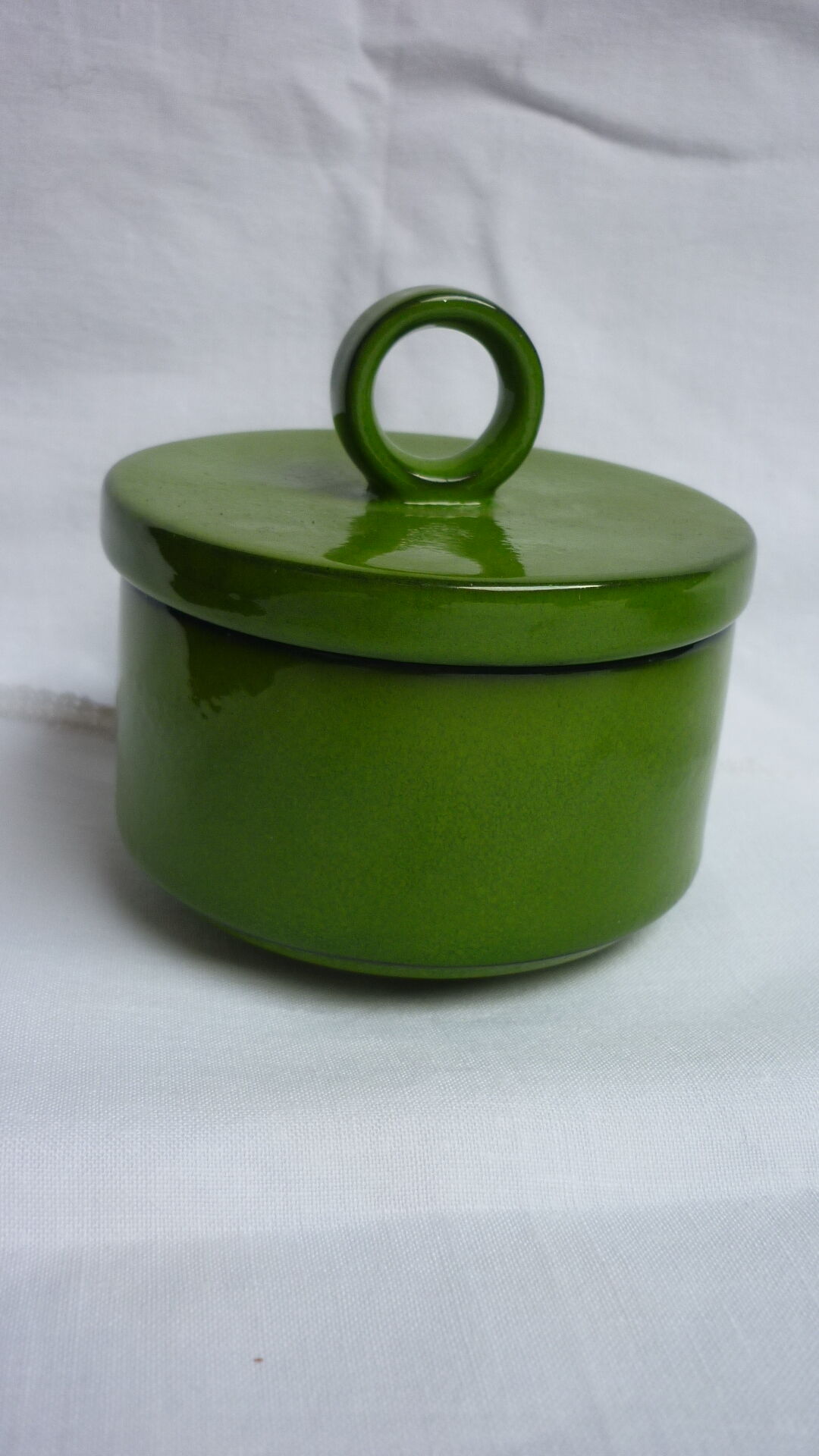 Green enamelled porcelain coffee set