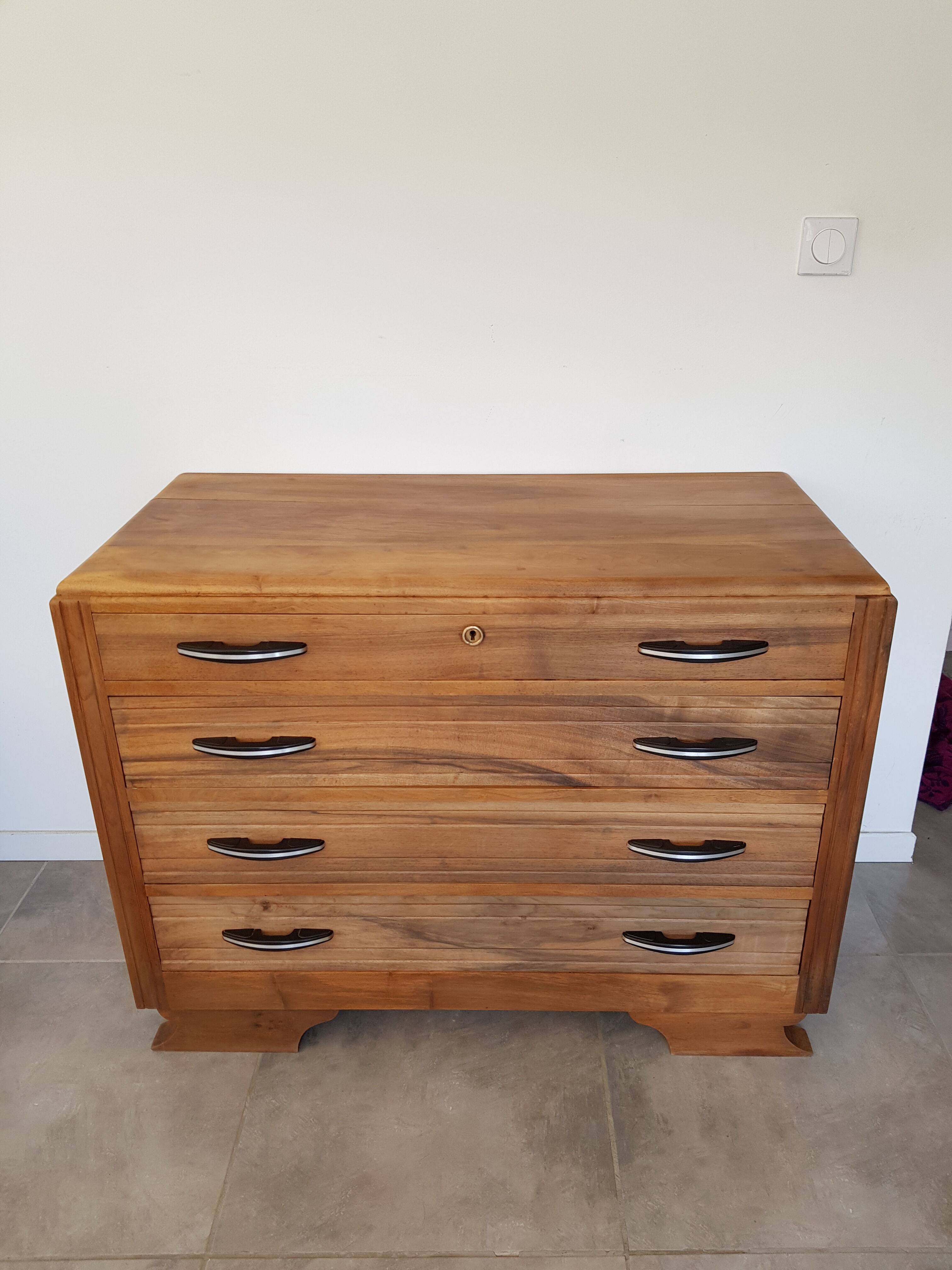 Chest of drawers from the 1950s