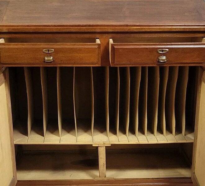 Buffet desk for filing in solid wood – Professional furniture –