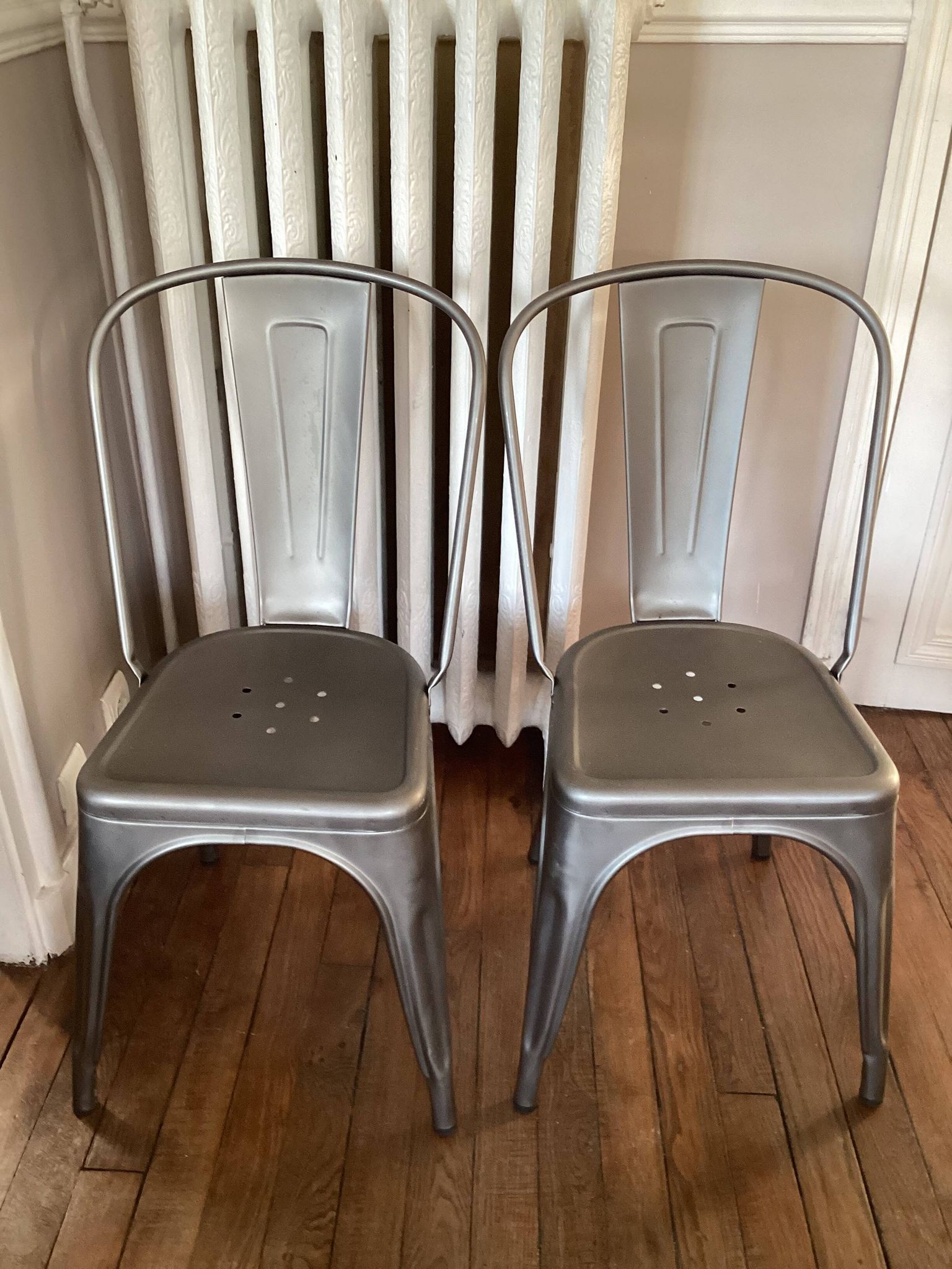 Lot de 2 authentiques chaises tolix