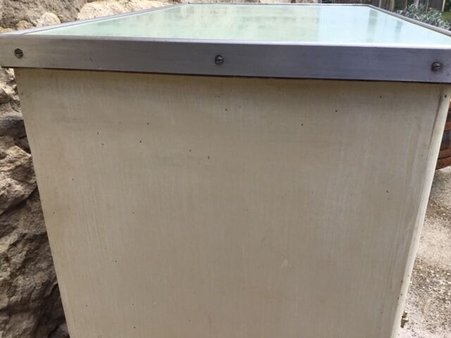 Vintage confectioner