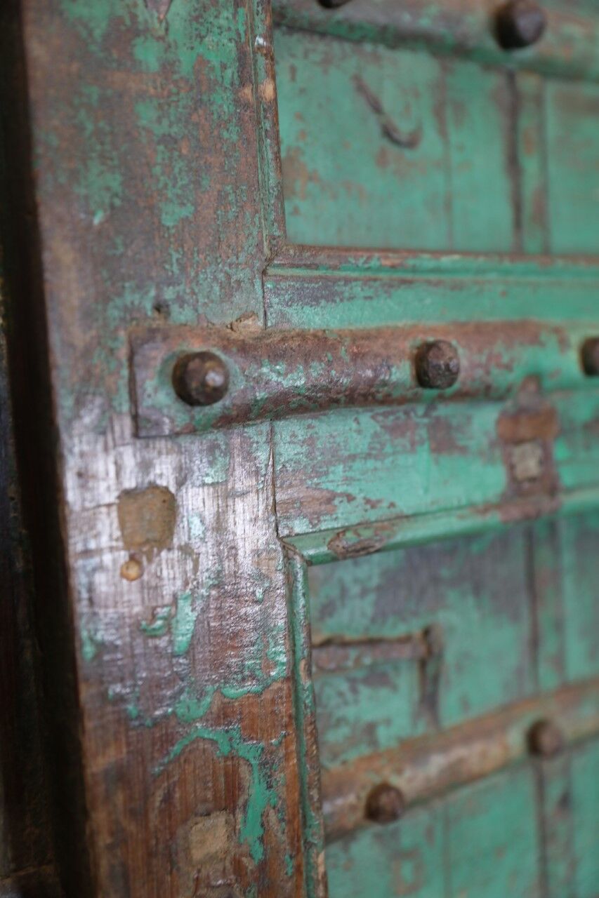 Indian door 2 leaves with closure and rings