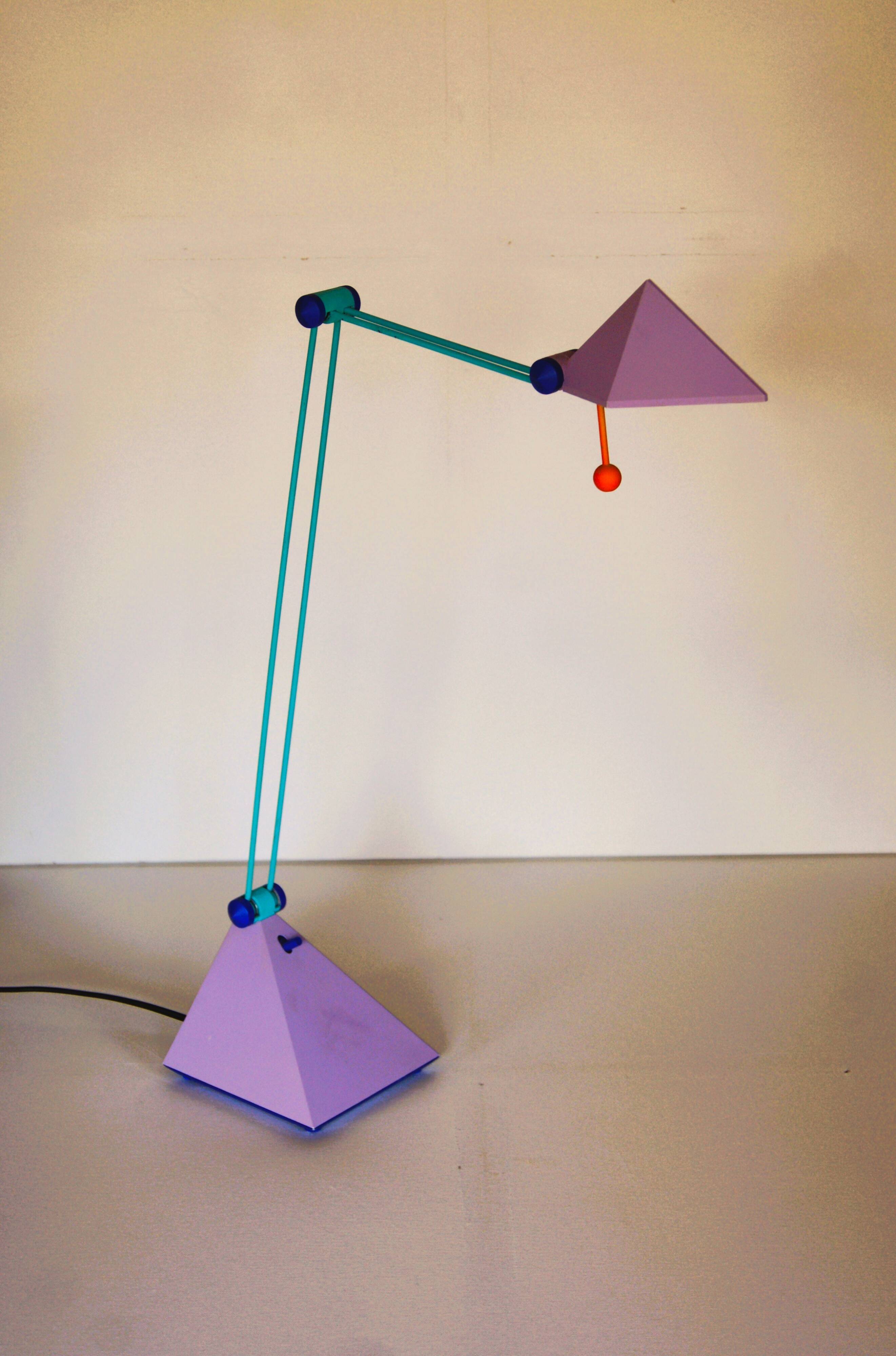 Vintage Memphis styled Pyramid Desk Lamp - Design by Lungean and Pellmann for BRILLIANT - 1980s