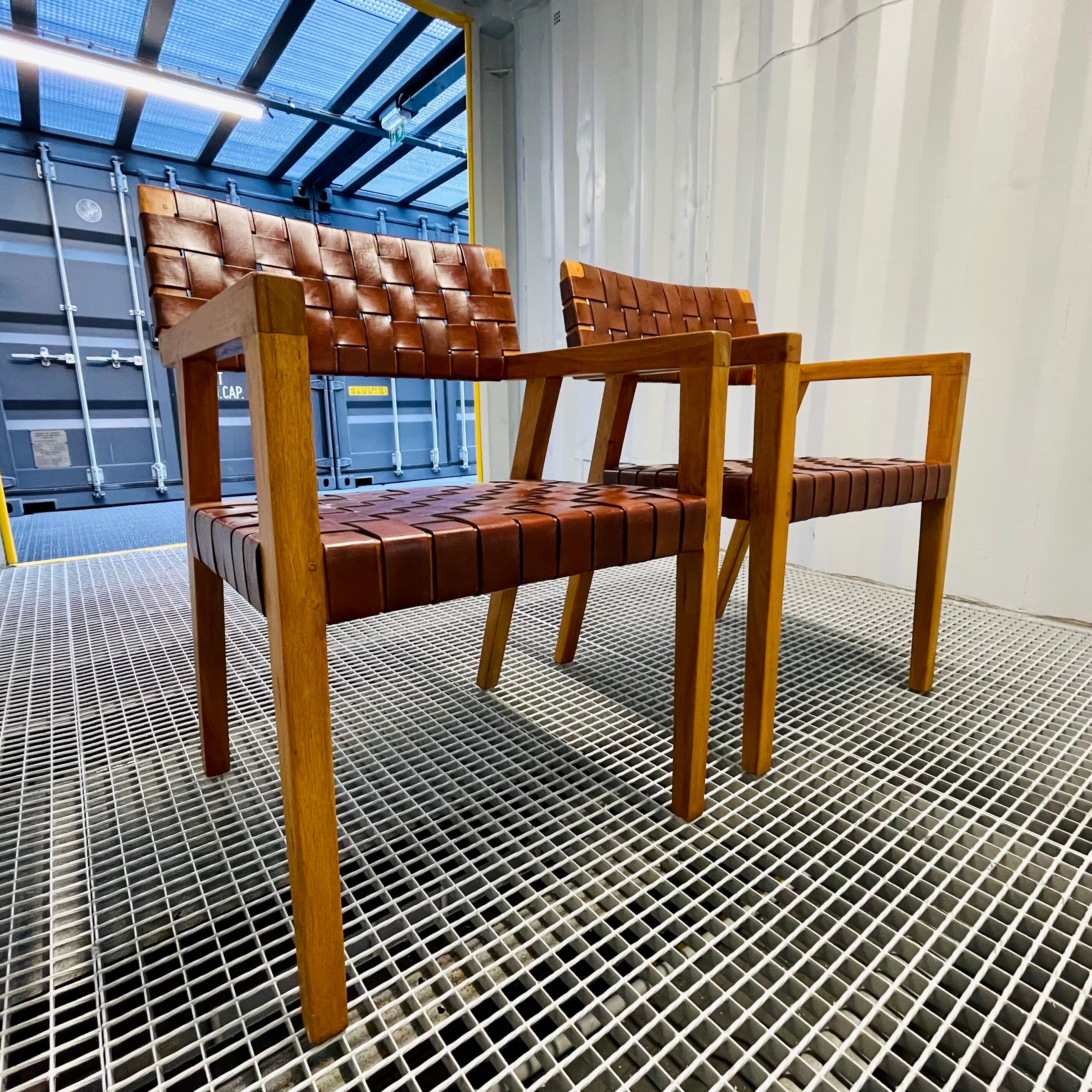 Olivier de Schrijver - Boss armchairs in leather straps - vintage