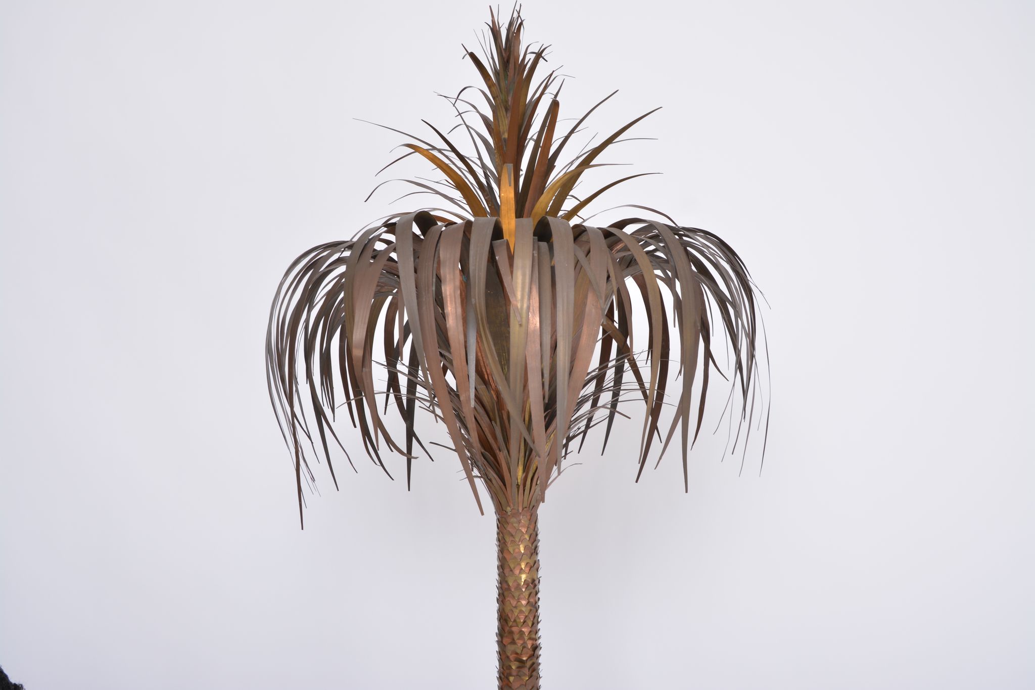 Italian Hollywood Regency Palm-shaped lamp in brass and wood with cabinet