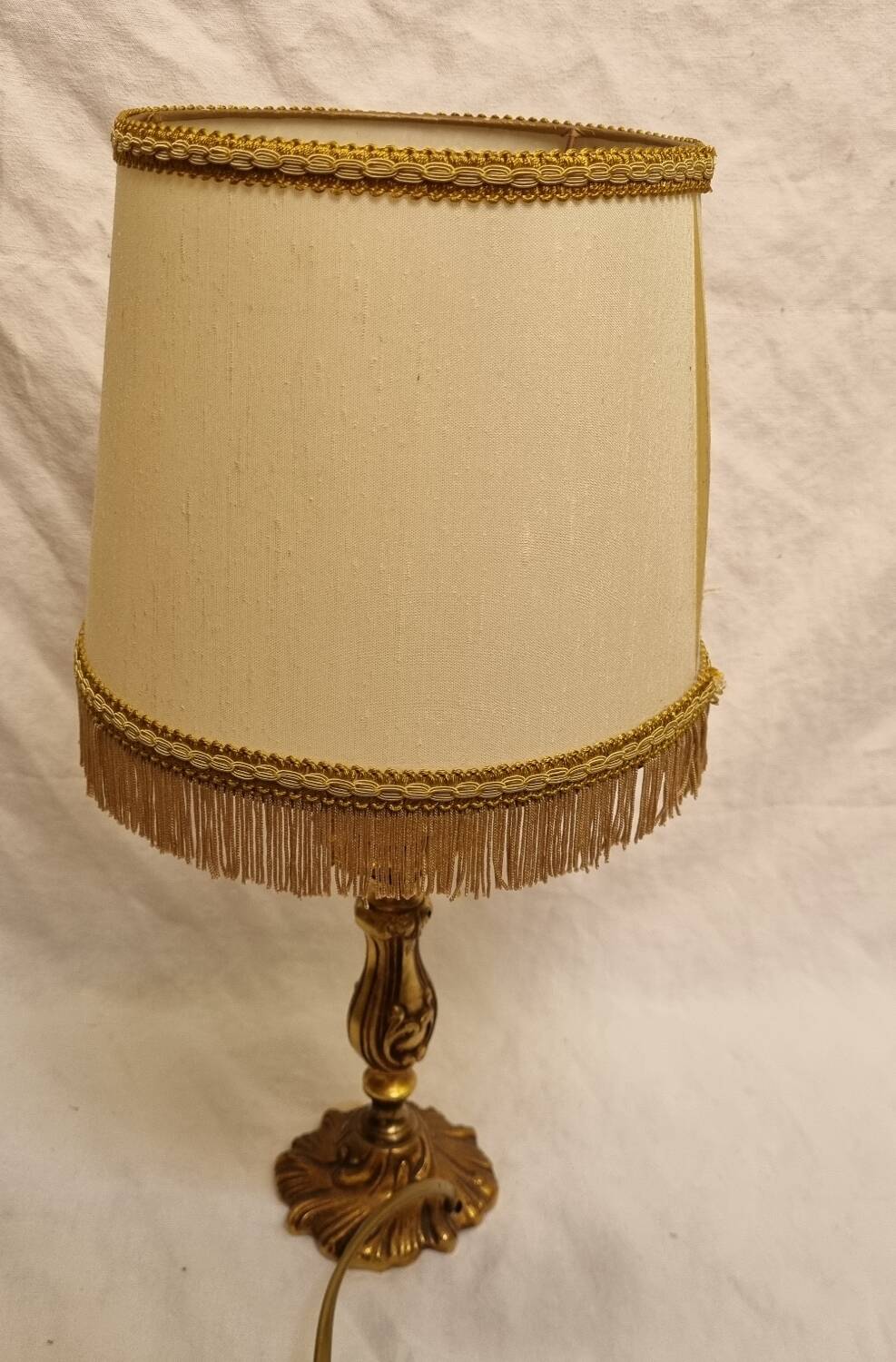 Louis XVI bronze lamp
