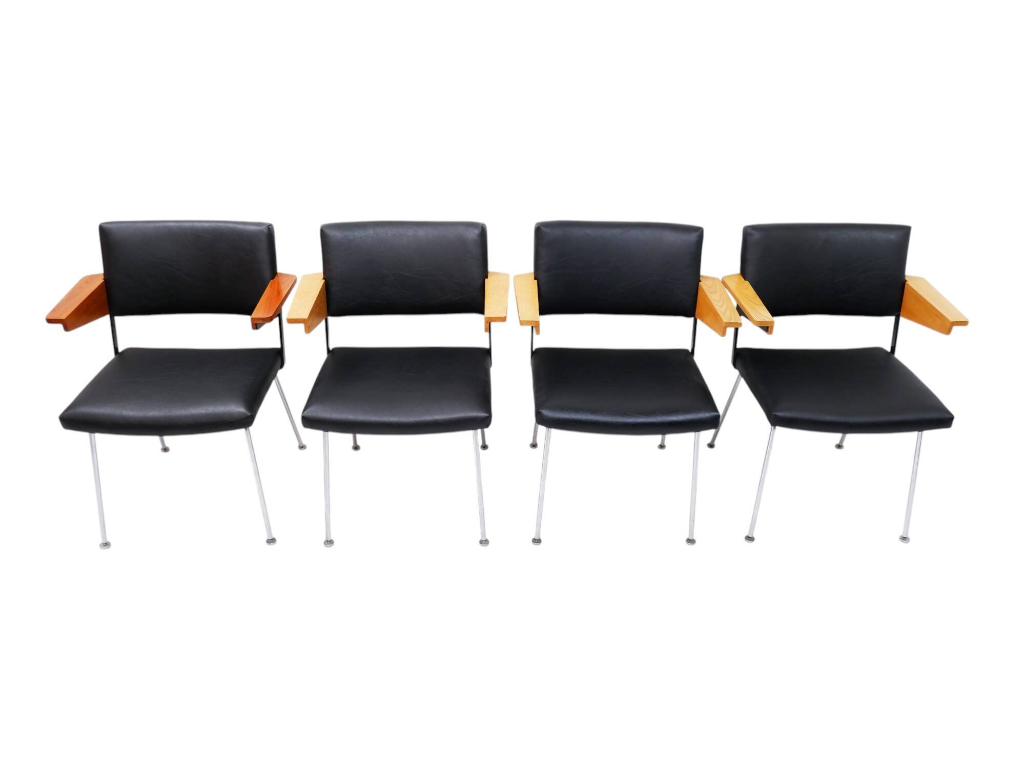 Ensemble de 4 fauteuils par A. Cordemeyer pour Gispen