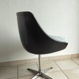 Shell armchair