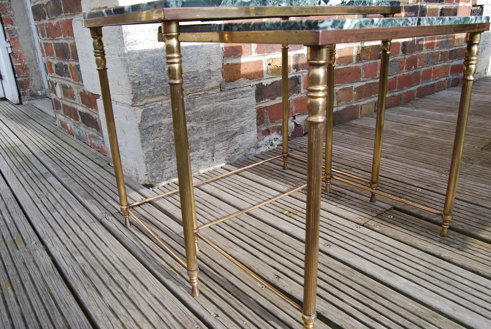 Tables gigognes en marbre vert