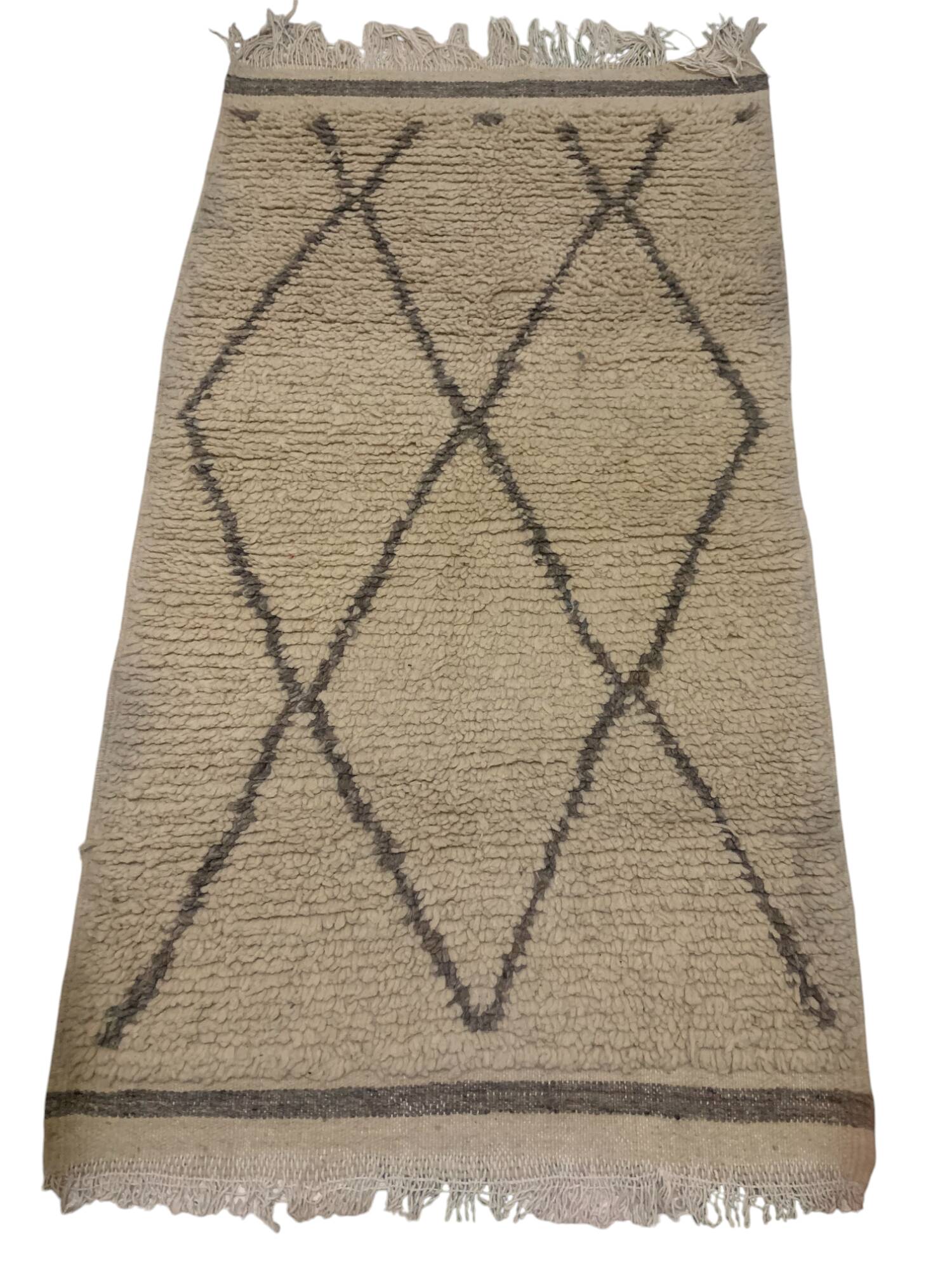 Blessed Ouarin rug made by traditional hand, size 100 x 150 cm