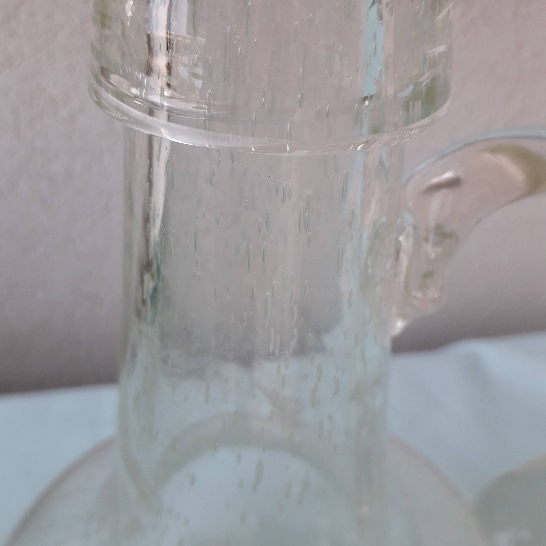 Bubble glass carafe