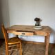 Table de ferme en bois brut