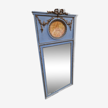 Overmantel mirror in its own juice