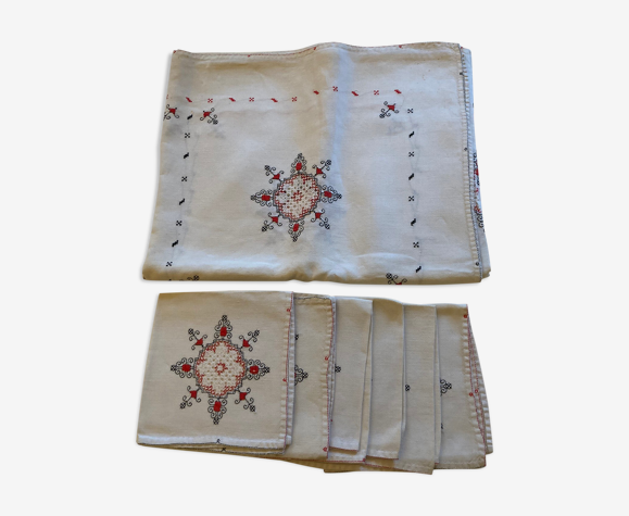 Lot nappe et 6 serviettes assorties brodées origine Brésil