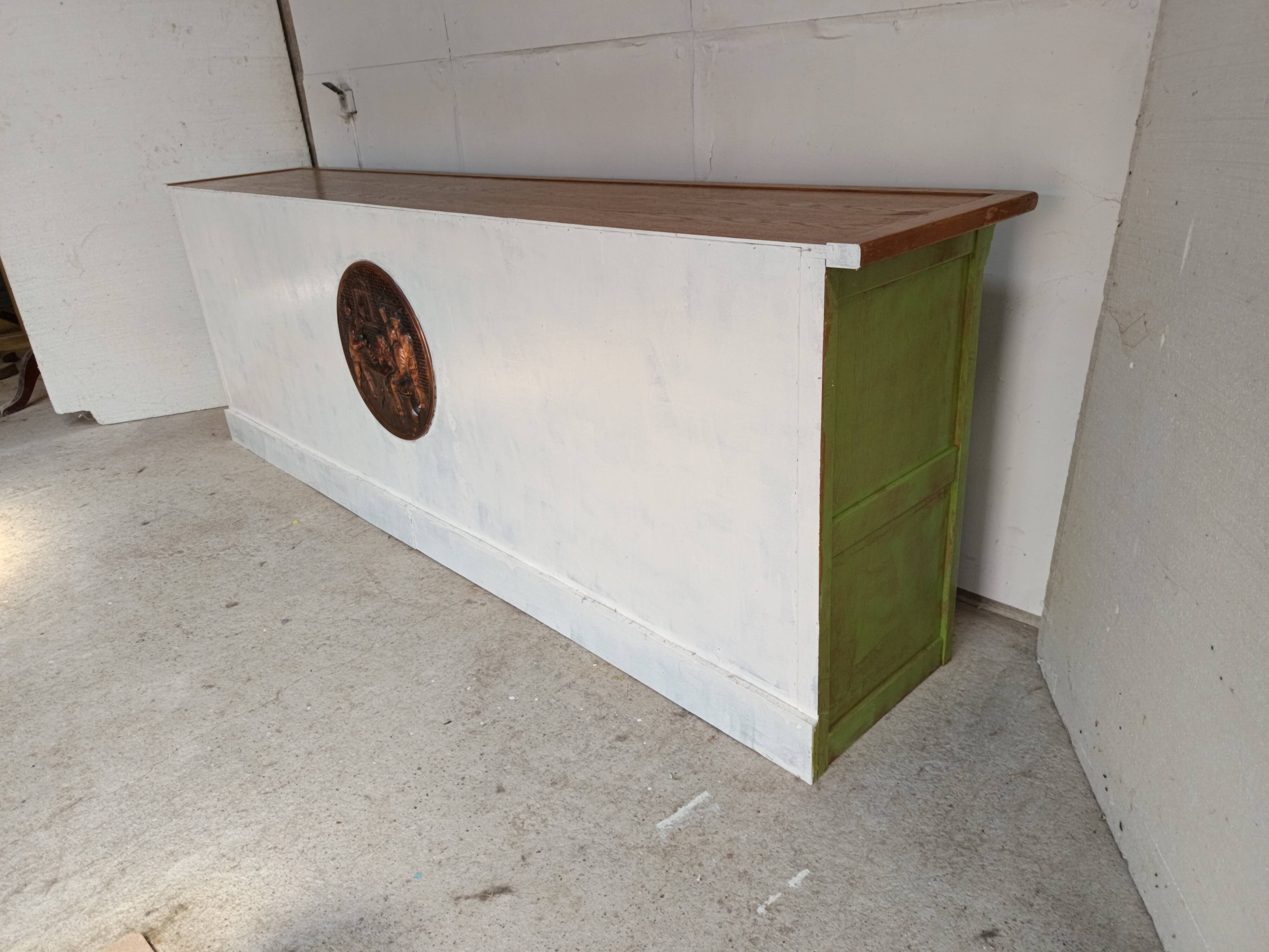 Ancien comptoir en bois