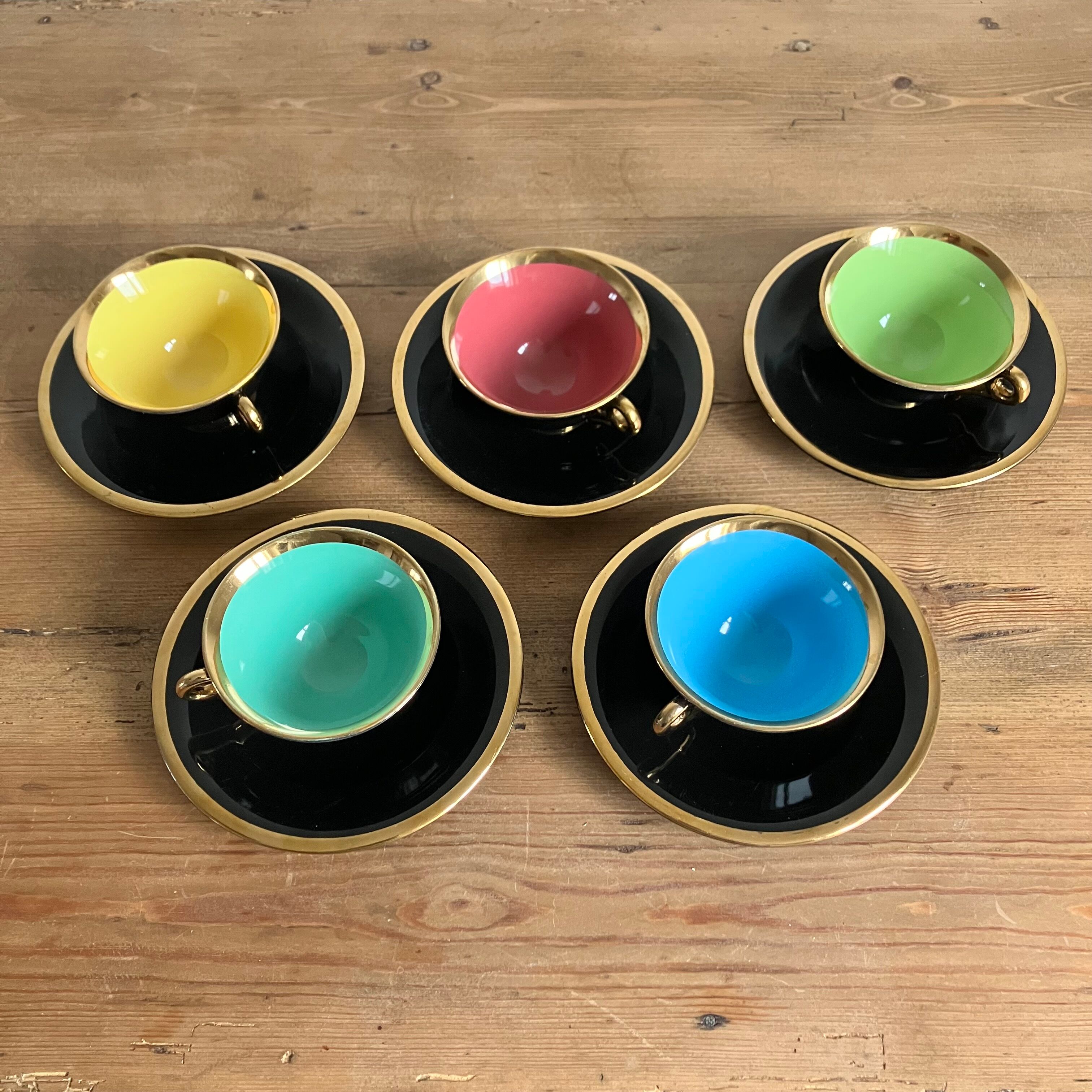 Black and gold Salins coffee service