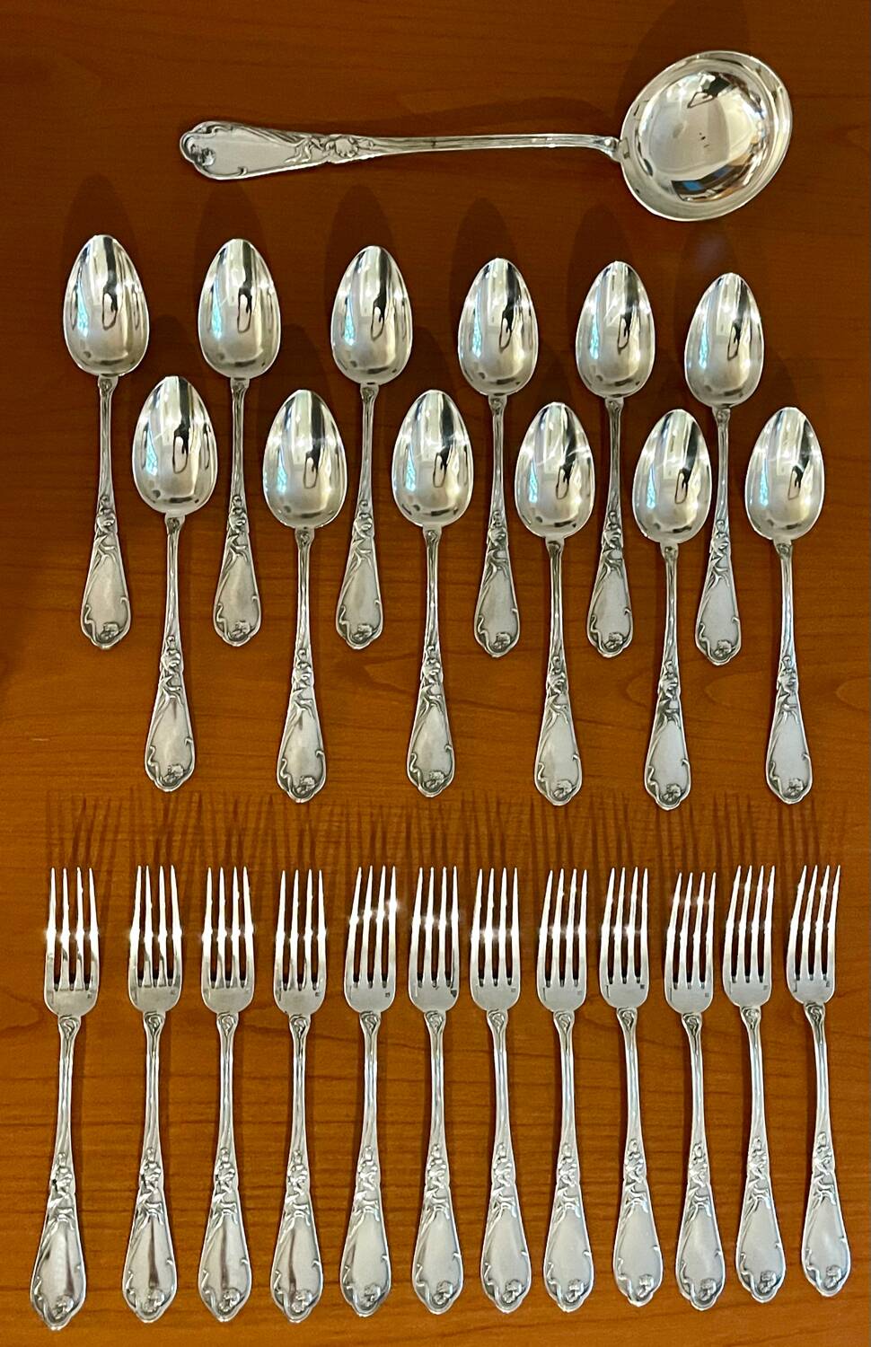 Art nouveau decor of iris 25 pieces