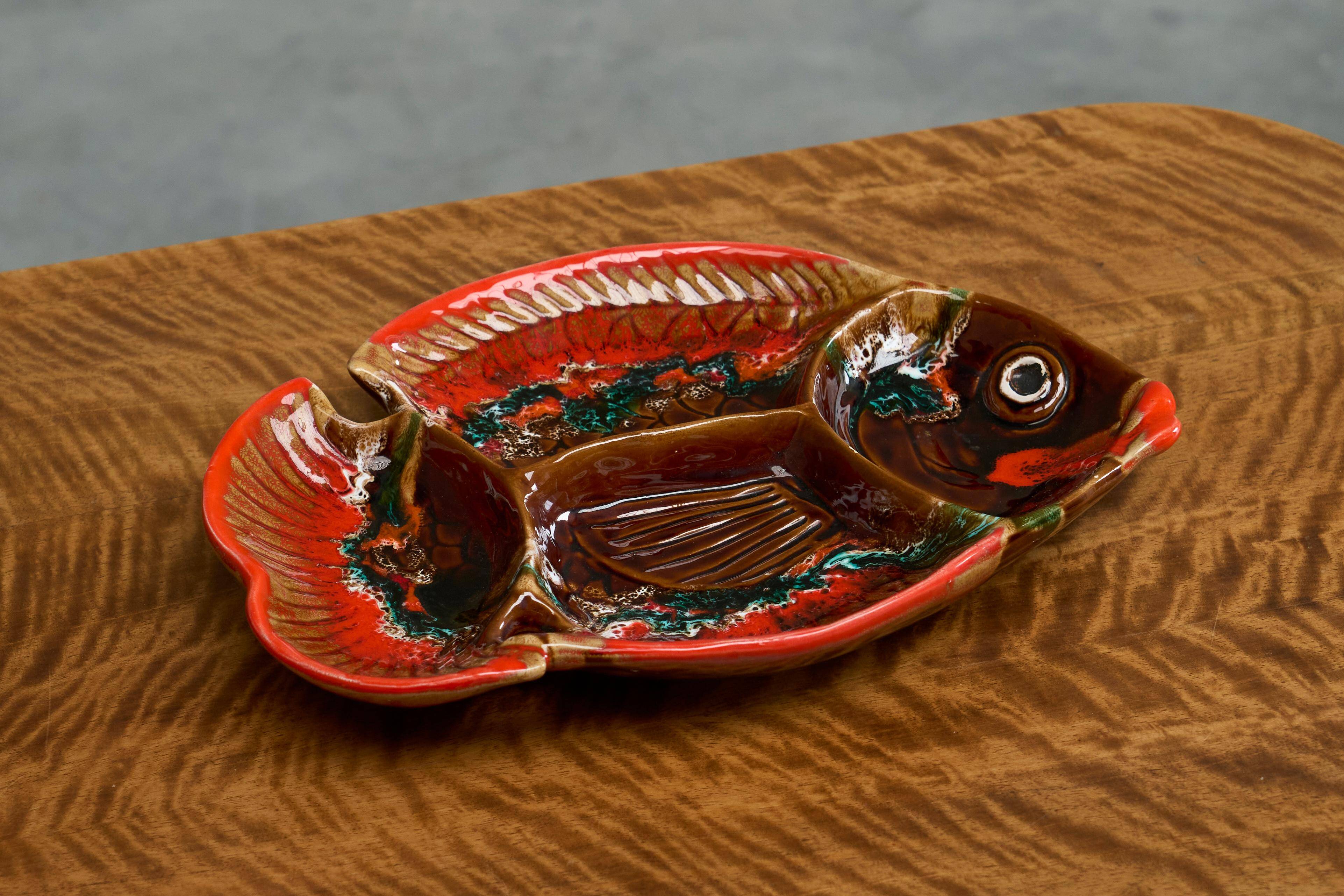 Grande coupe poisson Vallauris studio poterie milieu 20e siècle