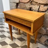 Spindle-legged bedside table from the 60s/70s.