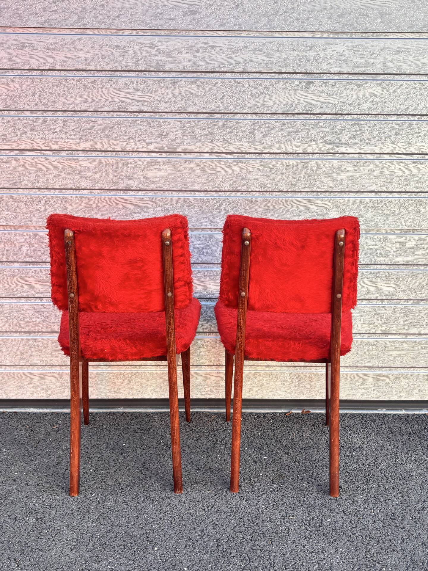 Pair of vintage wooden chairs with red fabric – 1960s/70s