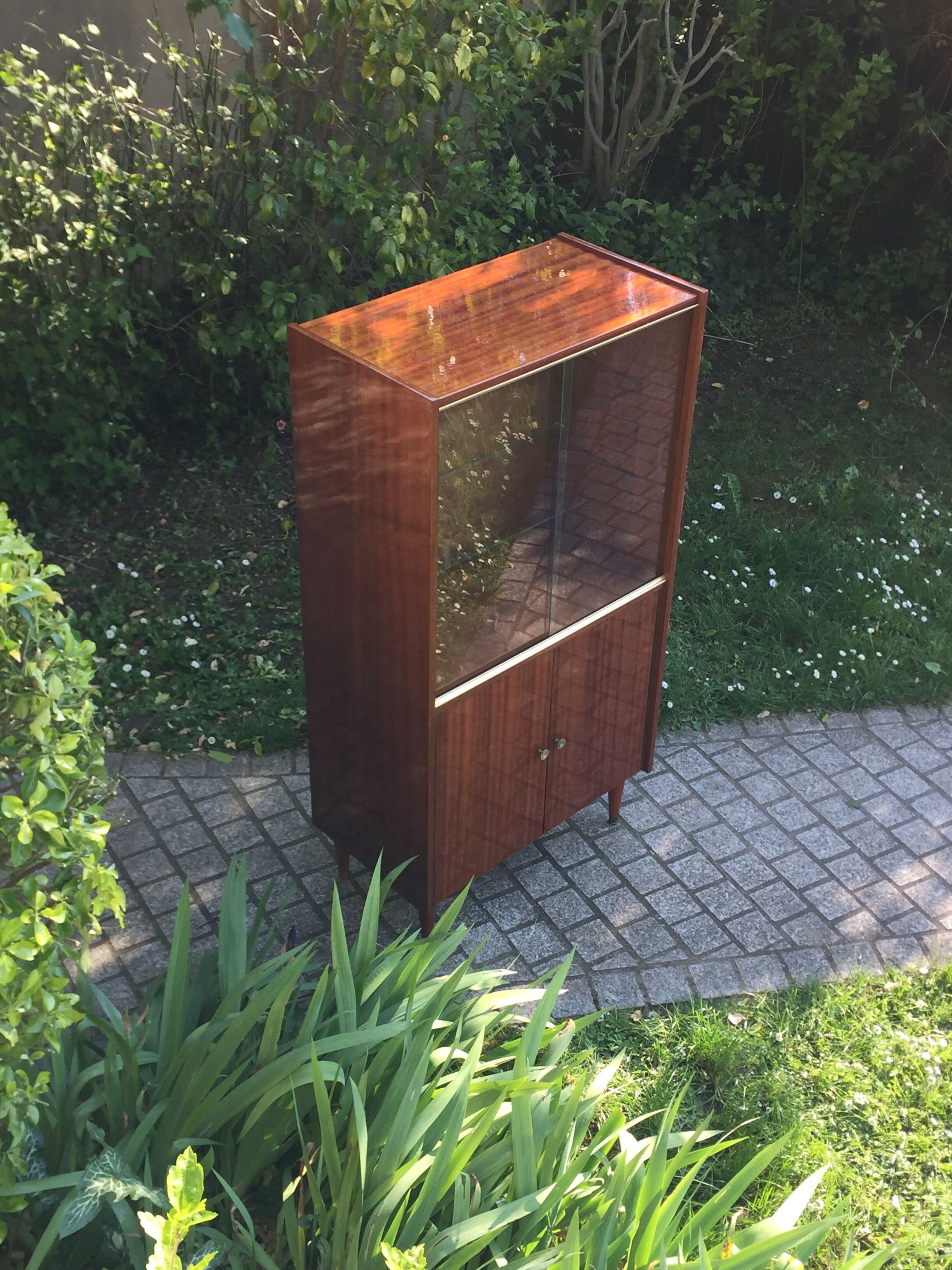 Buffet vaisselier vintage 1950 avec vitrine