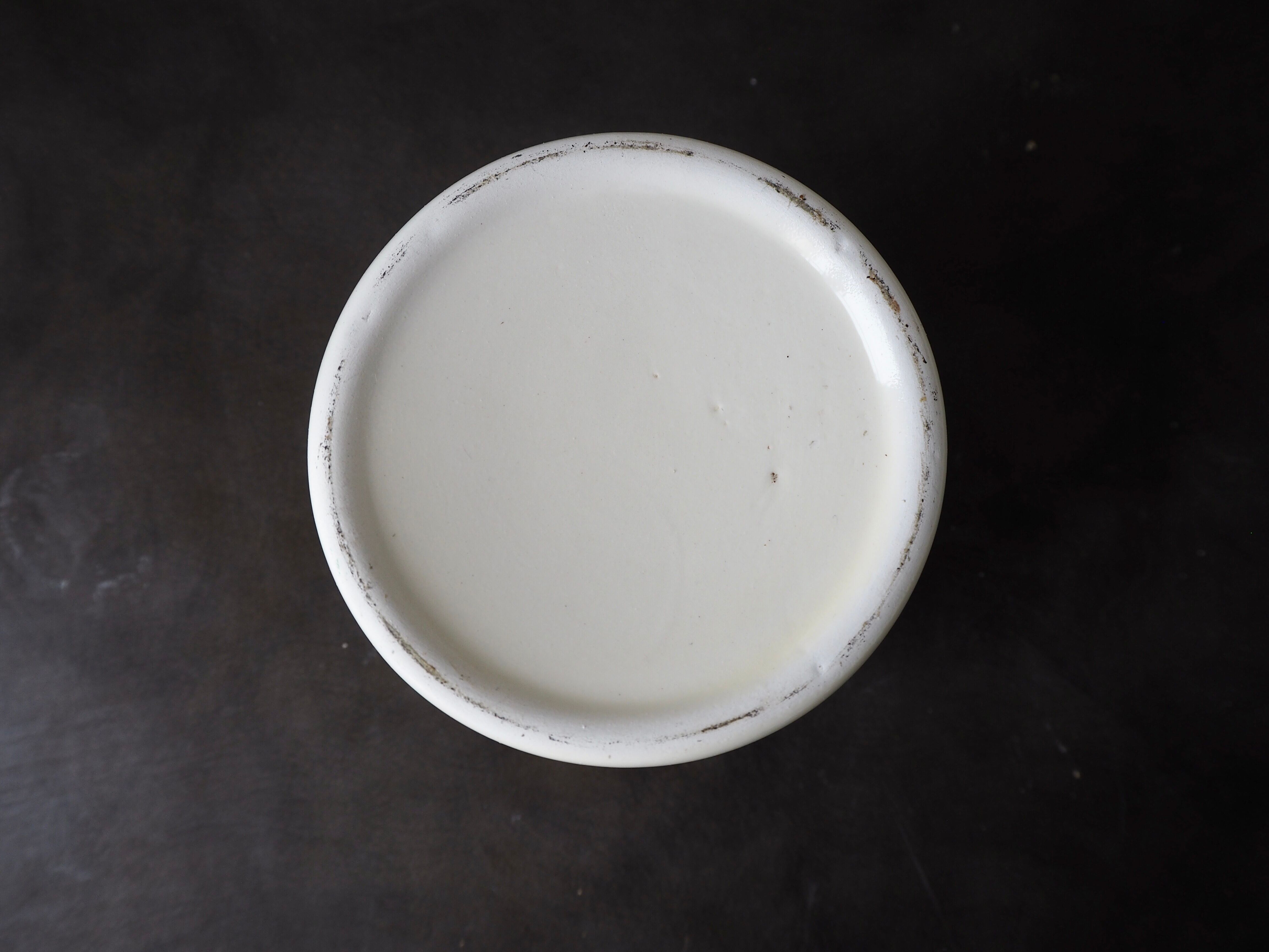 Ceramic pot with lid