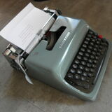 Machine à écrire Olivetti Studio 44  vintage