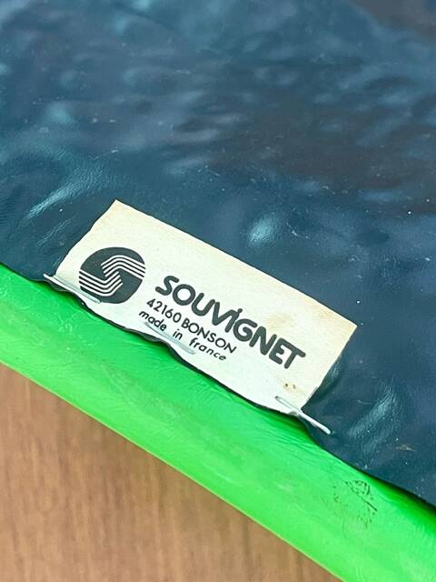 Série de 8 chaises Souvignet en chrome et skaï vert