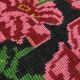 Tapis en laine roumaine tissé à la main avec fleurs roses sur fond noir