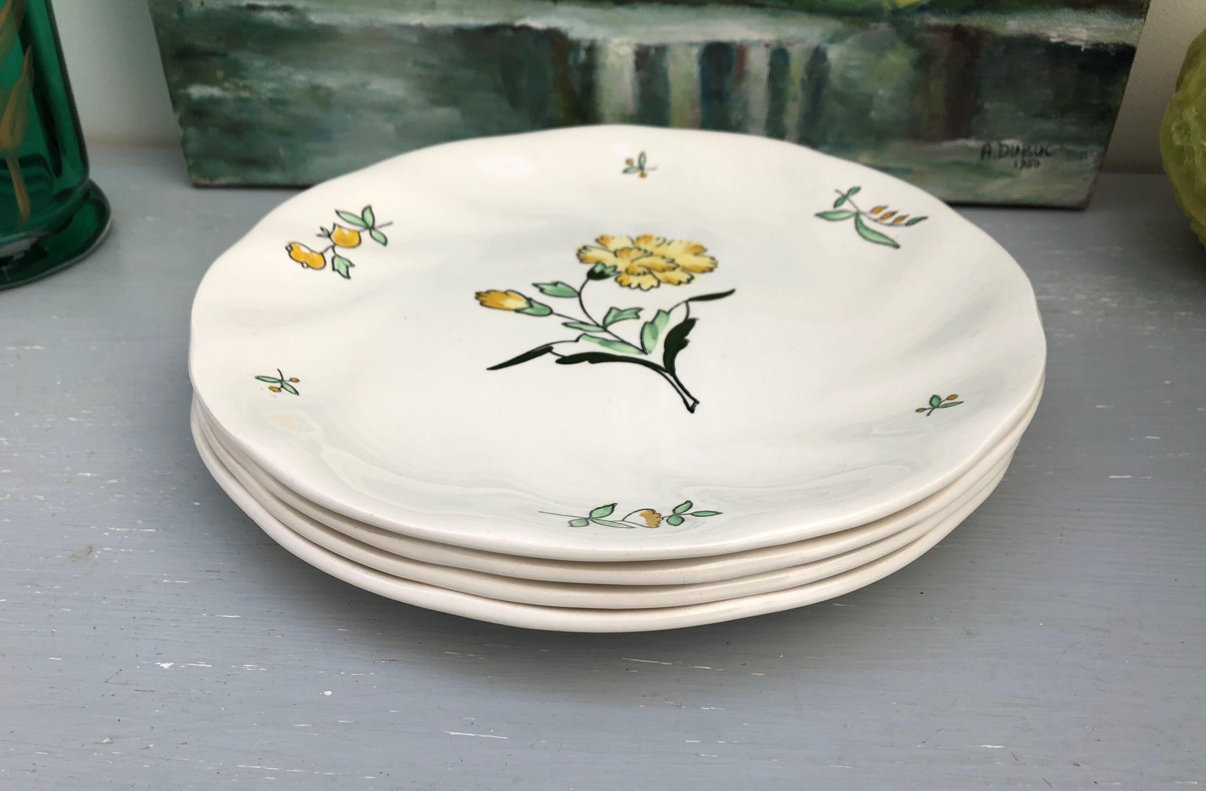 Flat plates stamped saline France