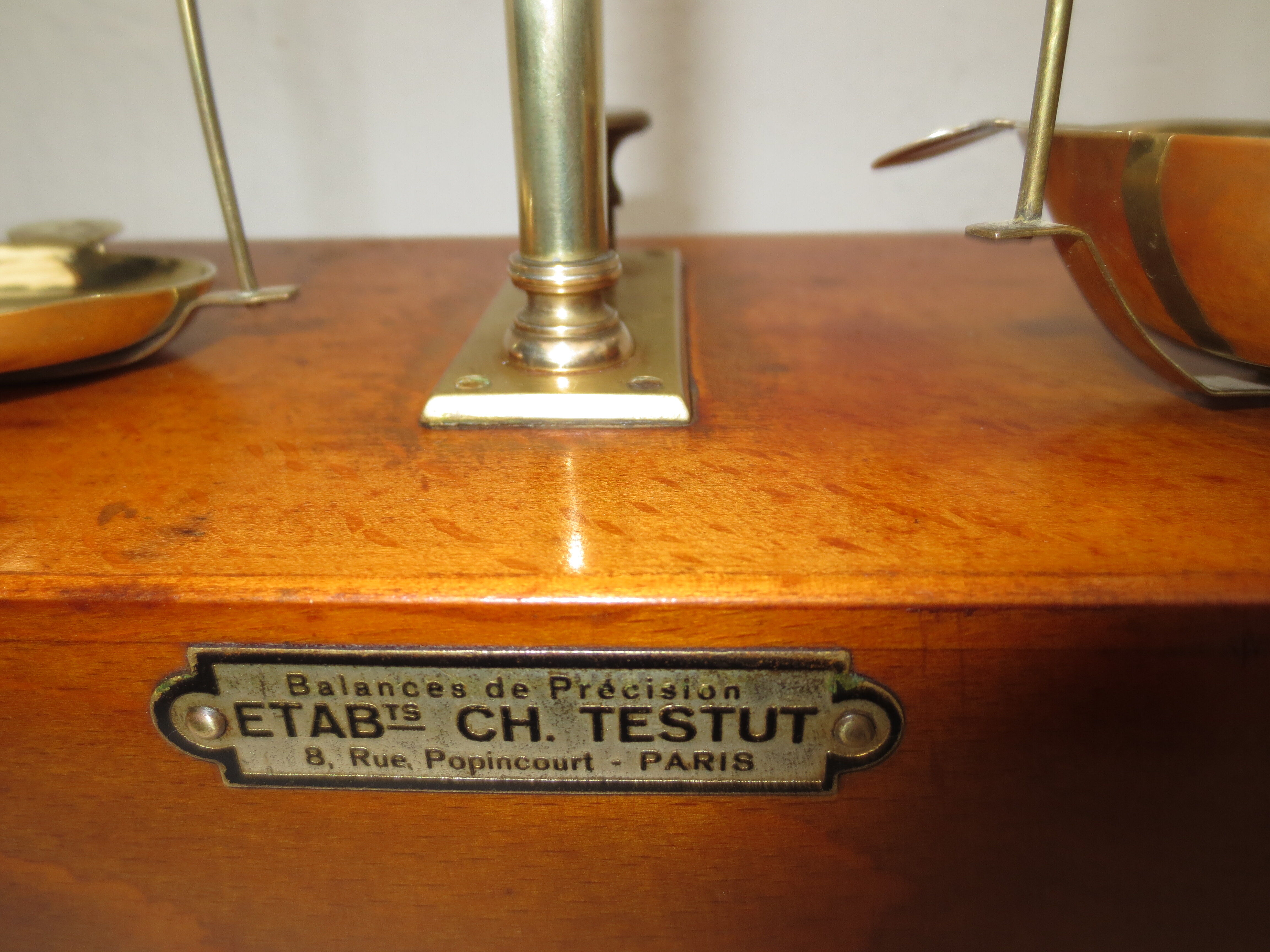 Precision scale testut