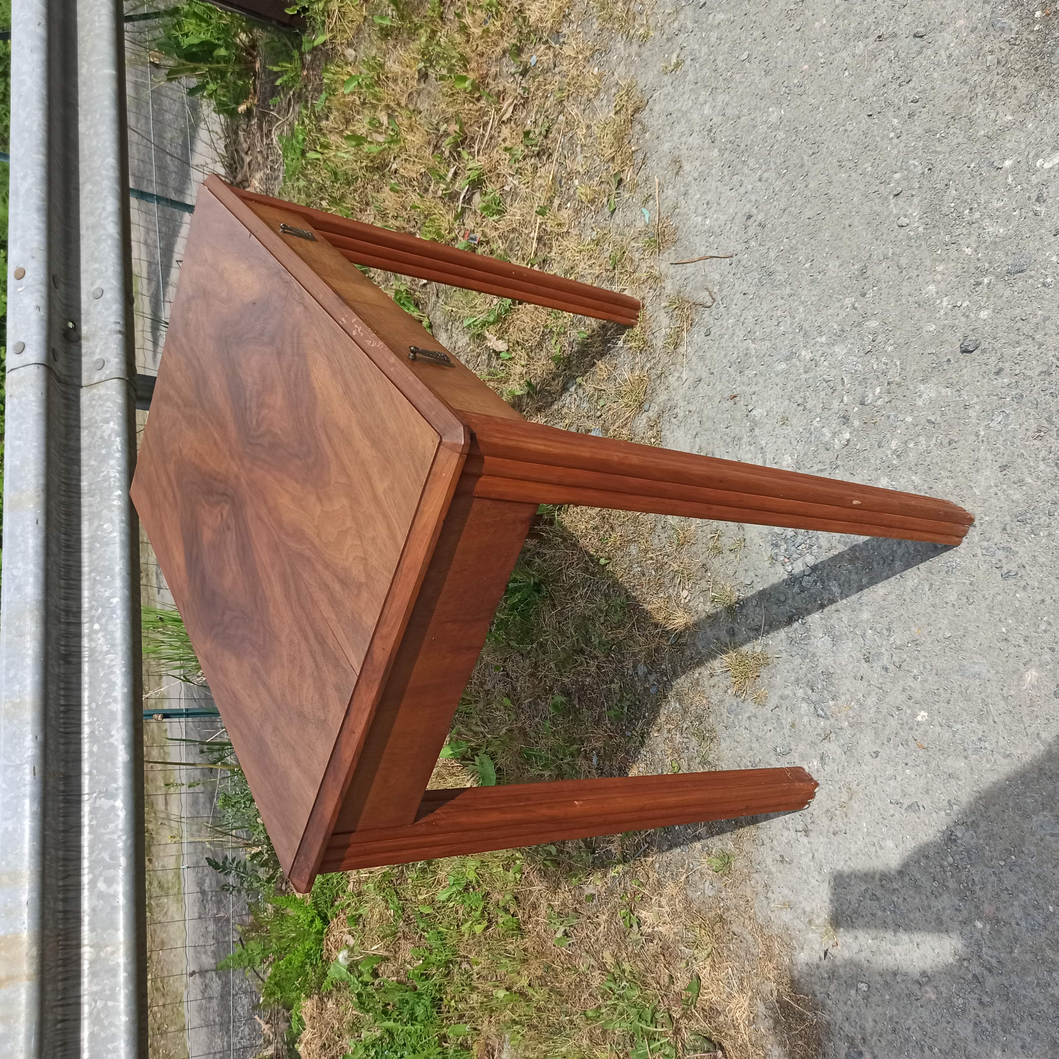 Bureau table des années 50 Art Déco tiroir en façade