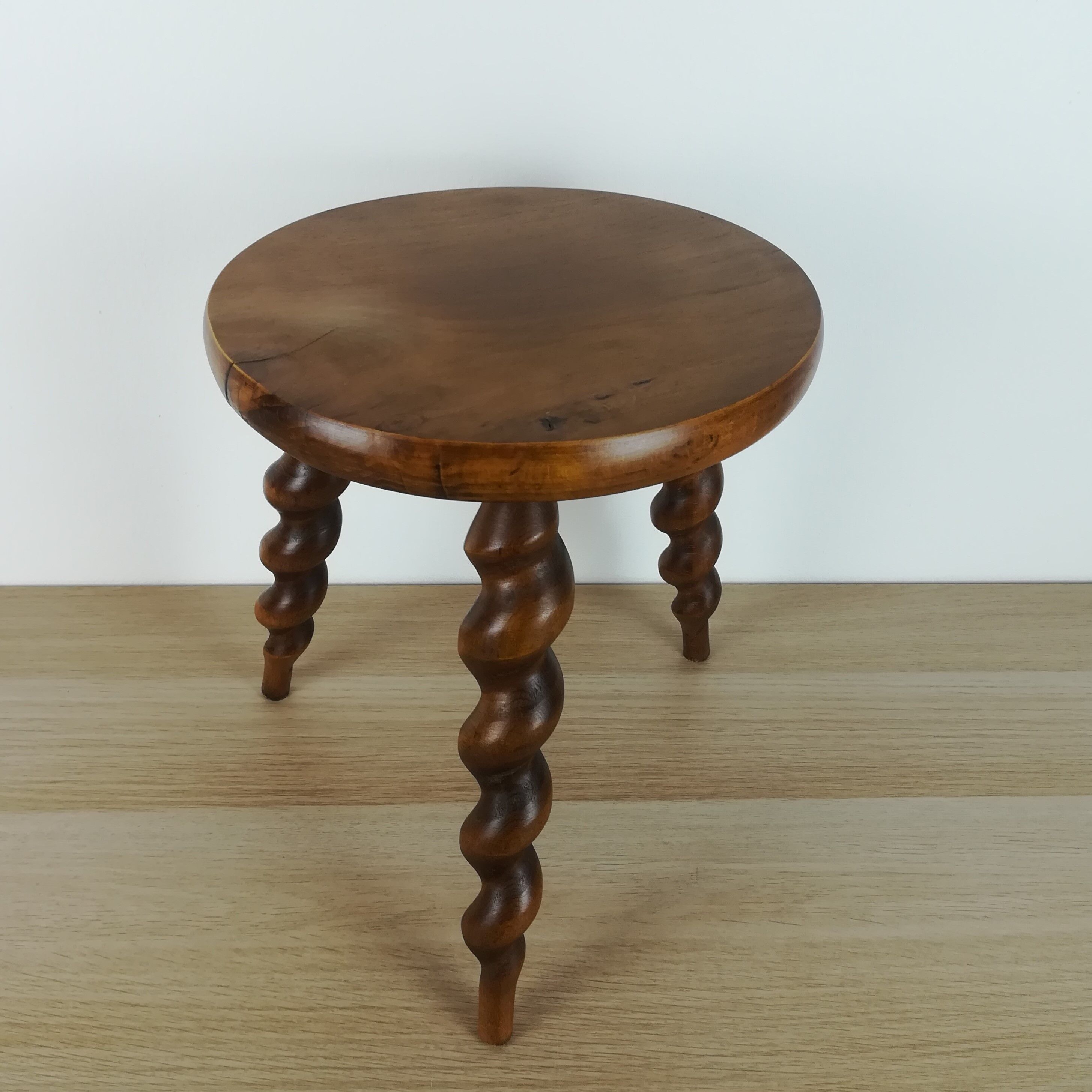 Tripod stool with turned feet