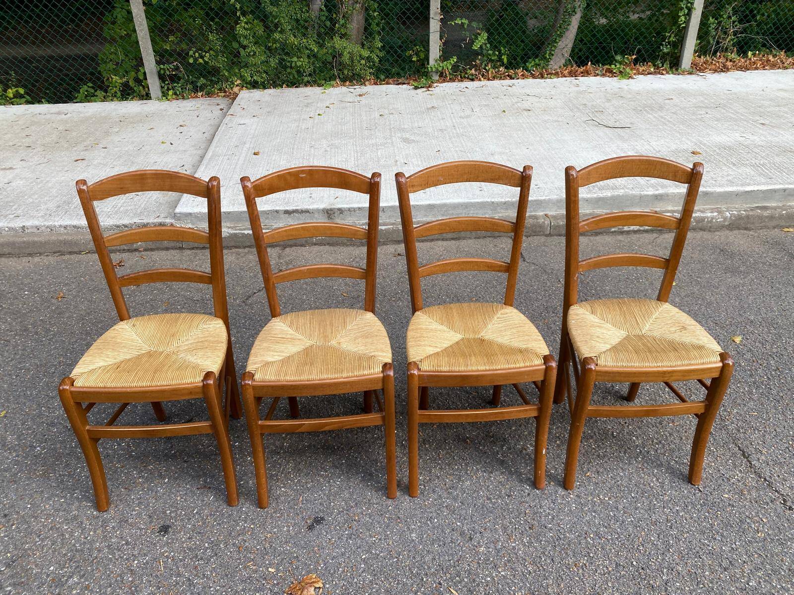 Lot de 4 chaises campagnard bois massif paillées 1980