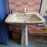 Lavabo fleuri rétro