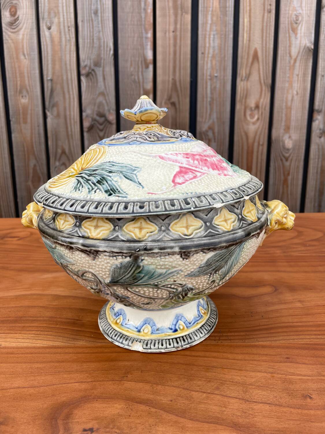 Earthenware soup tureen, 19th century