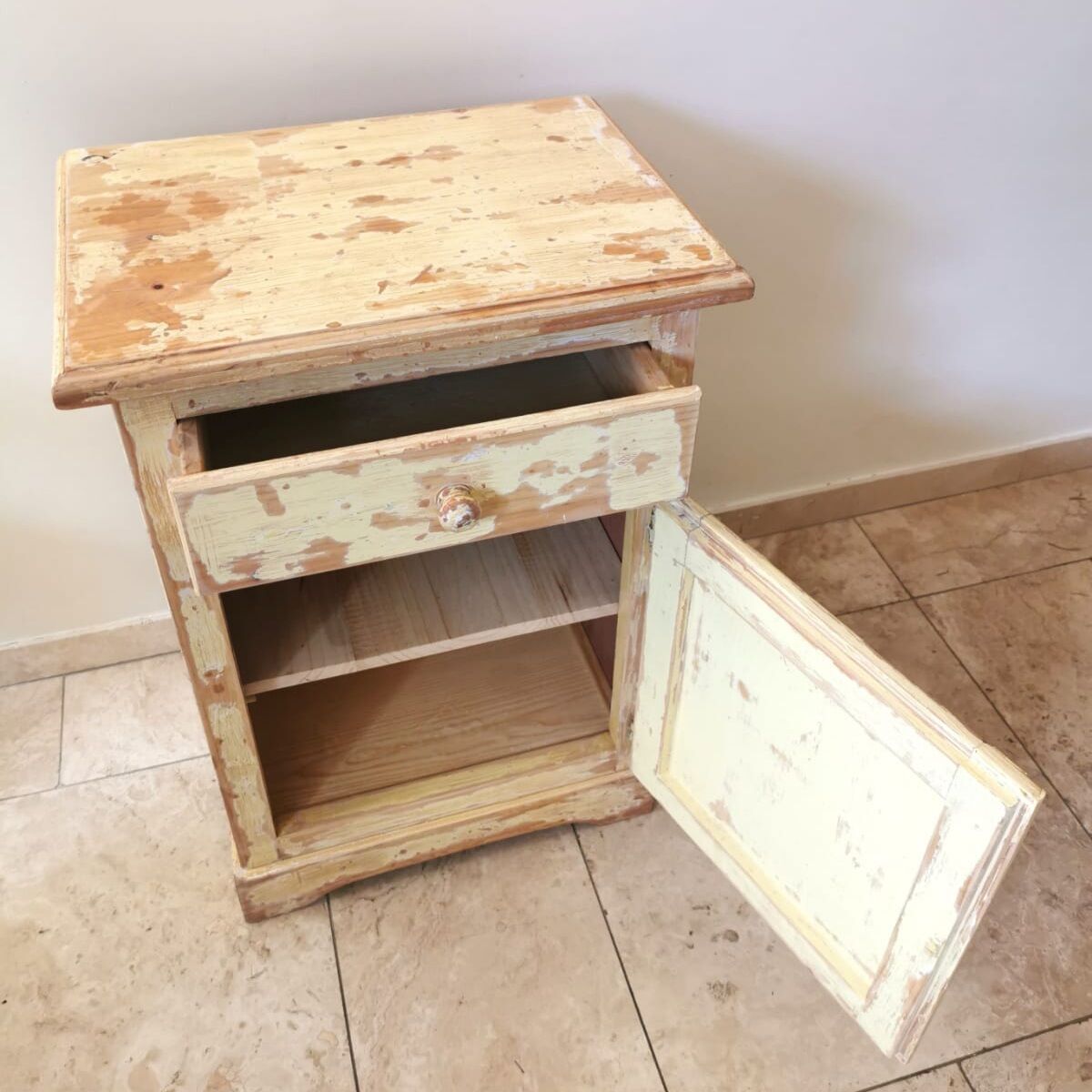 Patinated pine jam maker