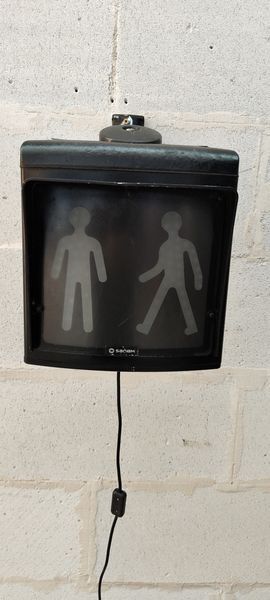 Industrial lamp metal pedestrian crossing a fastener 220 v and leds