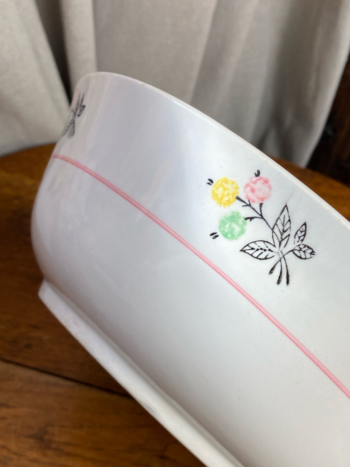 Porcelain salad bowl, Gien