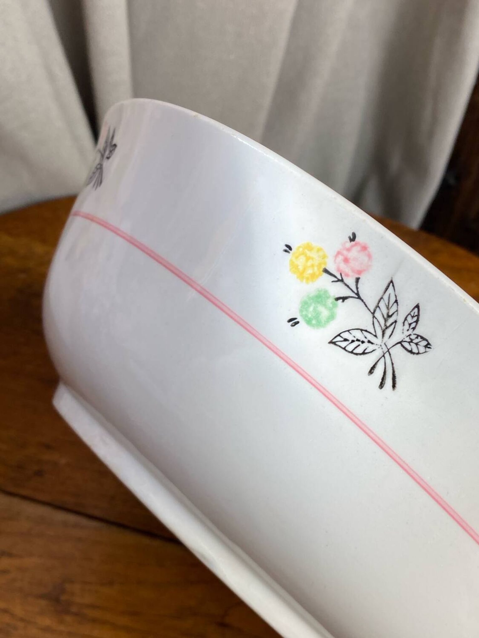 Porcelain salad bowl, Gien