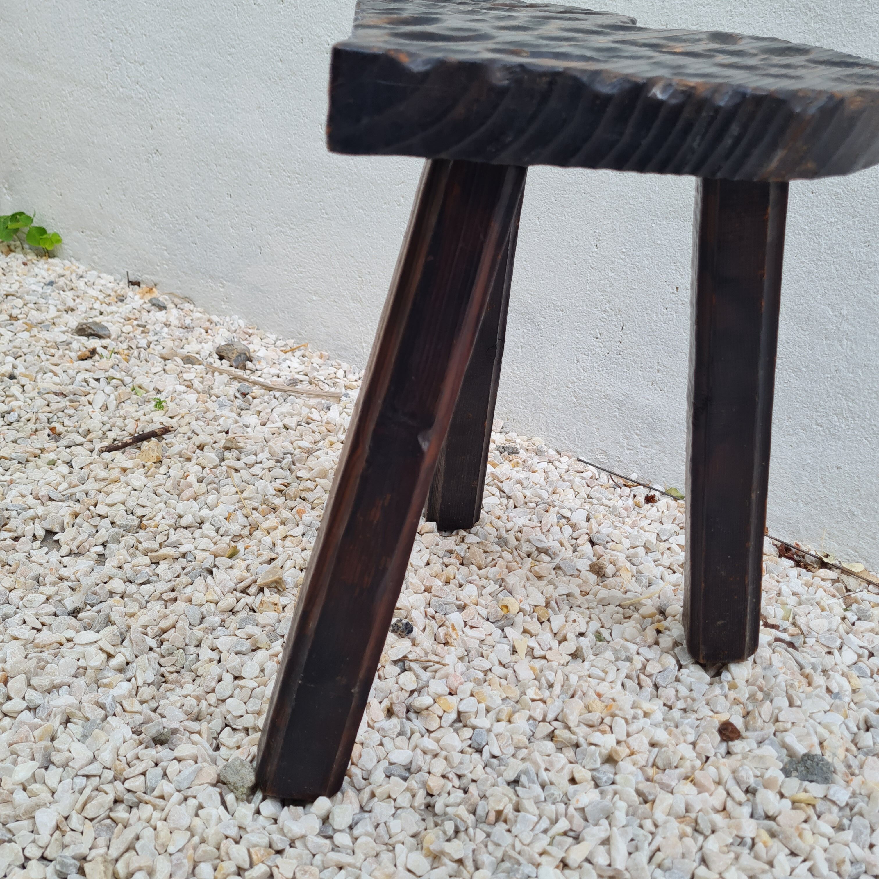 Heart tripod milking stool