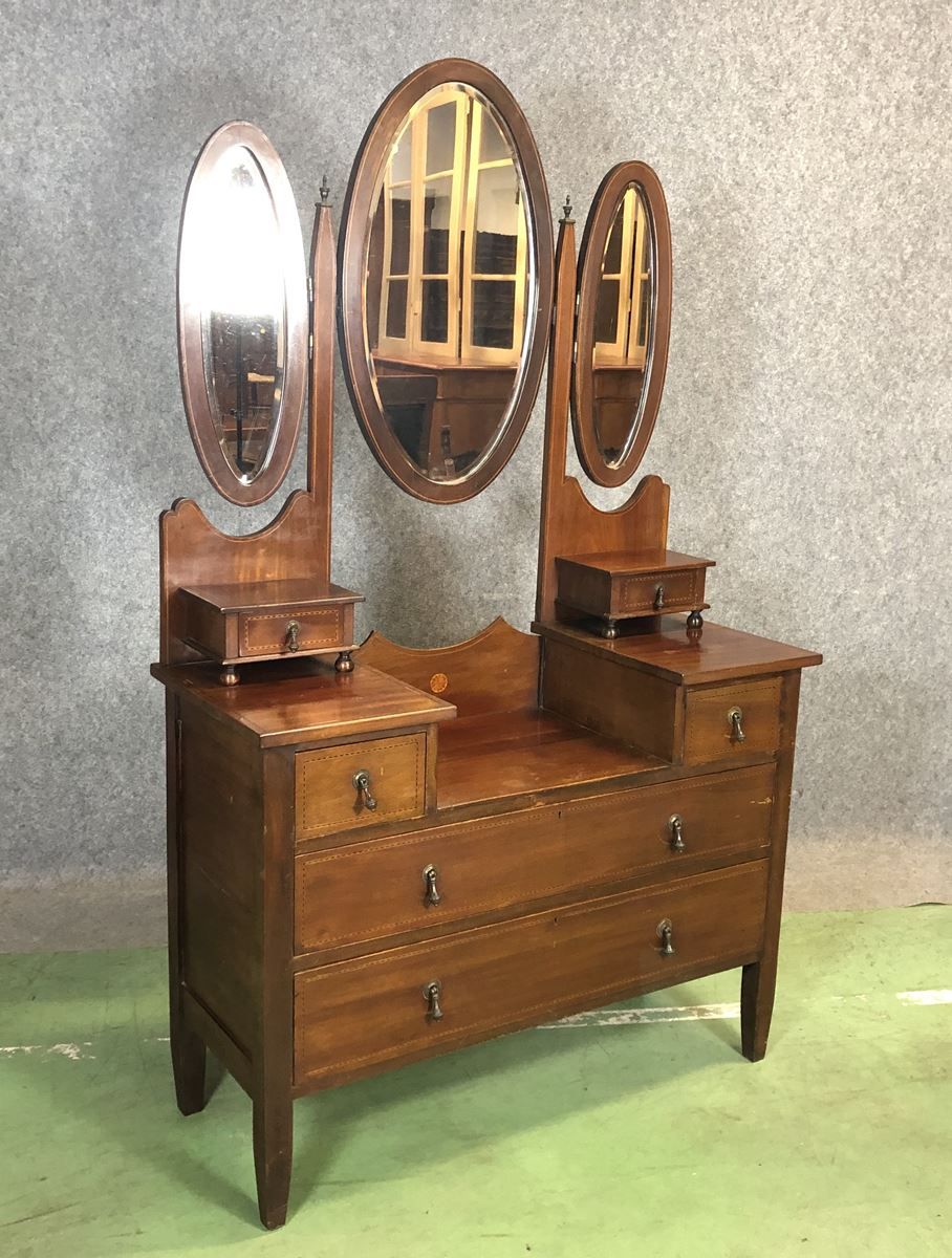 Hairdresser English early twentieth mahogany
