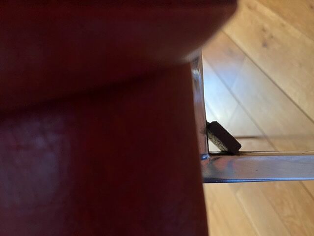 Fauteuil rouge années 60 en skaï