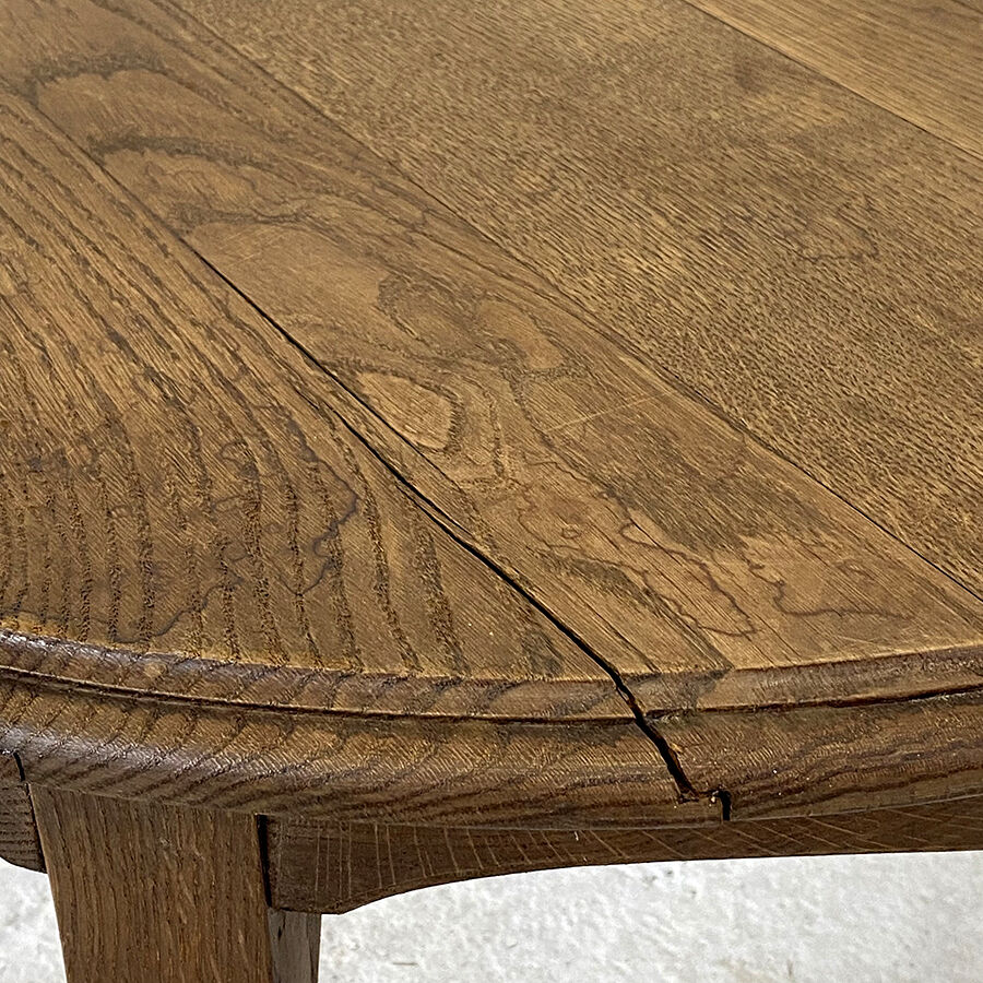 Round coffee table