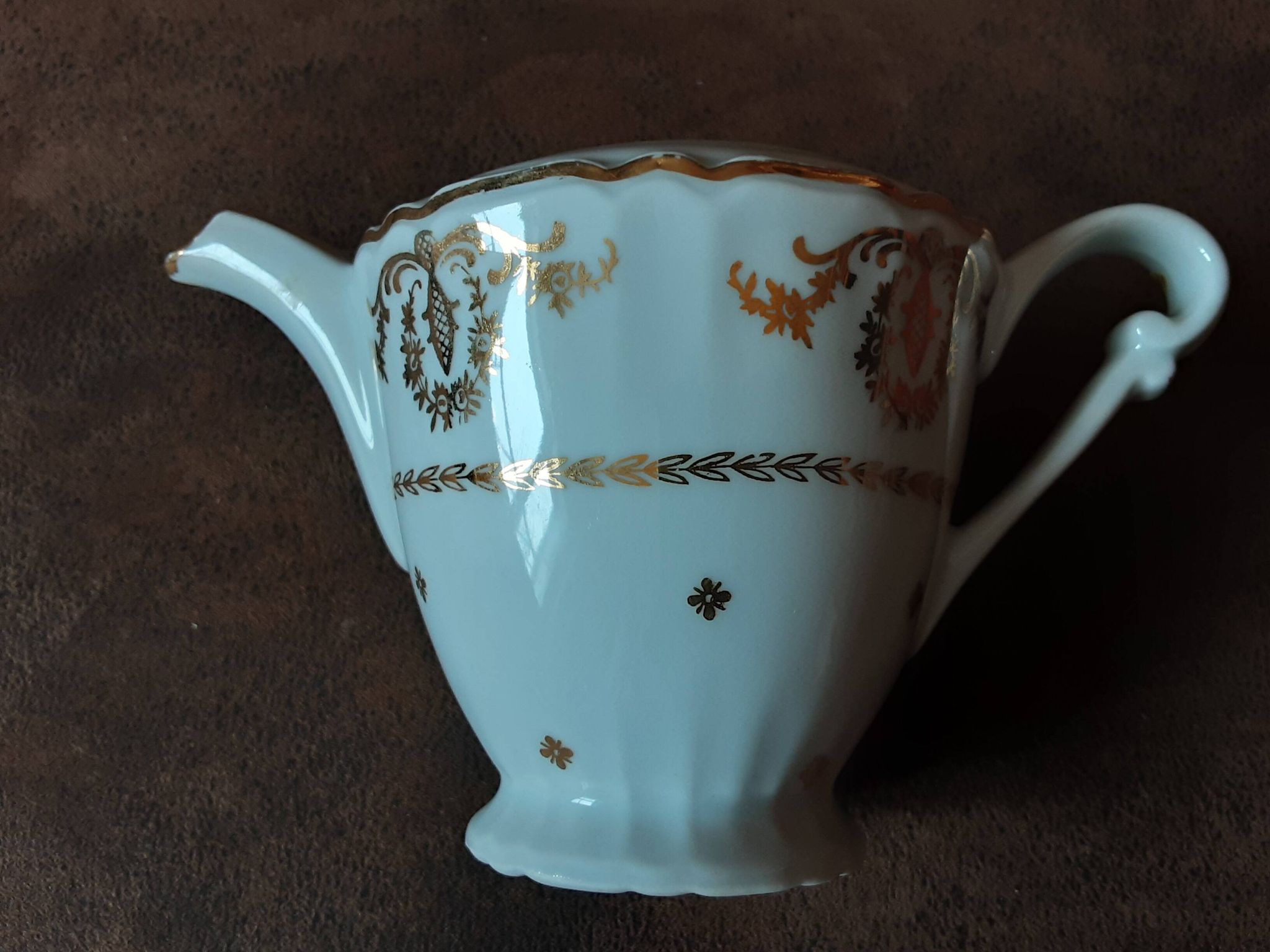 Luxury porcelain milk jug from the National Company