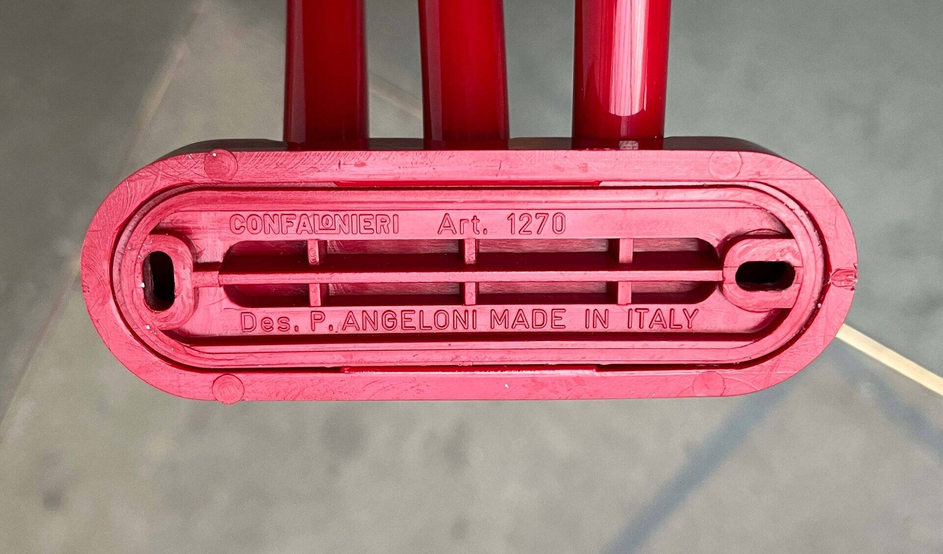 Postmodern Italian folding coat rack by Patrizia Angeloni for Confalonieri, 1980s.