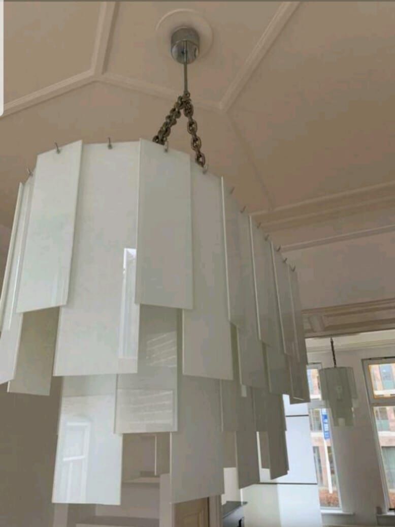 Large Modern Chandelier Queens Gallery Chime
90 cm