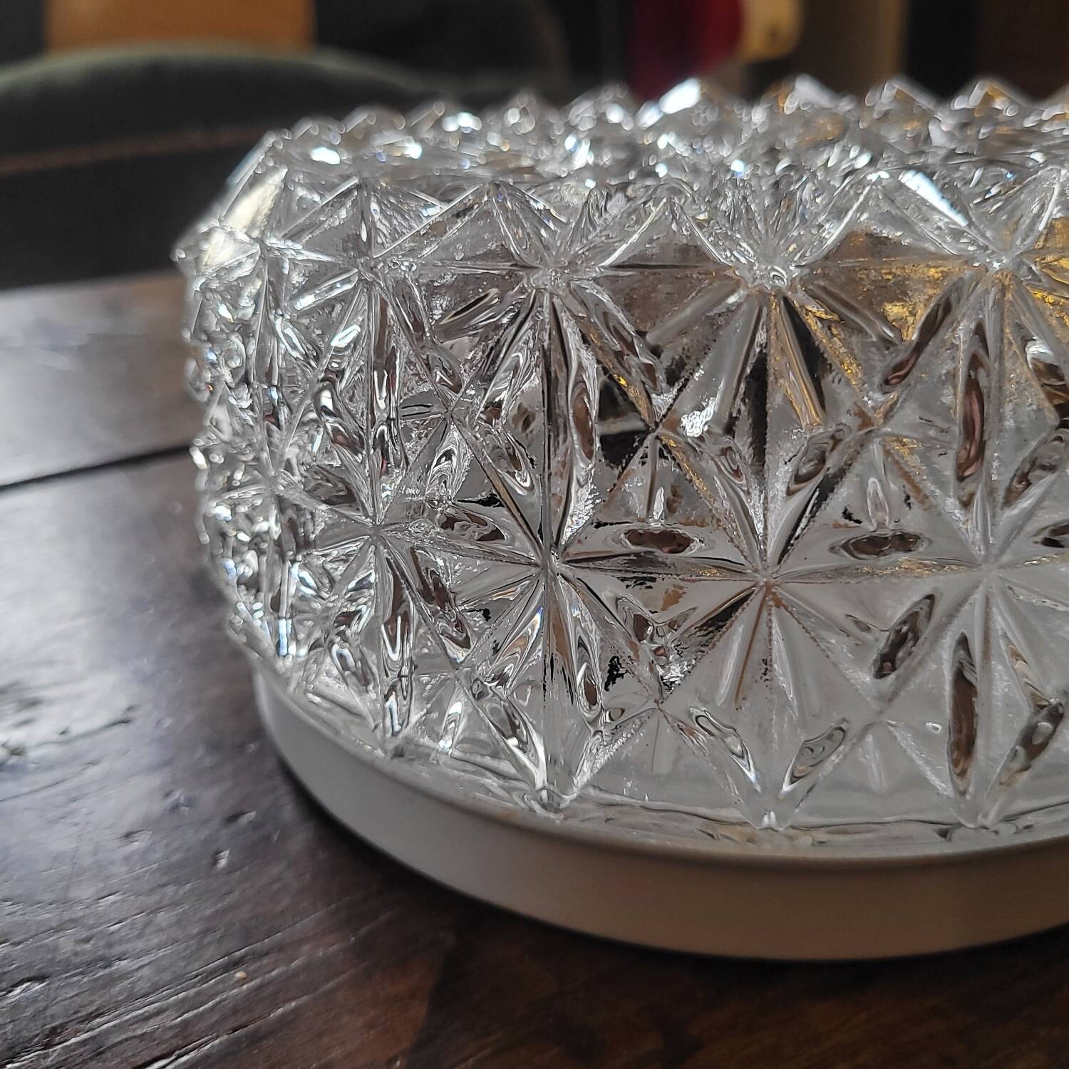 plafonnier verre moulé et métal blanc circa 1970