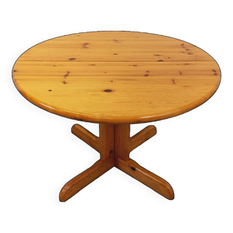 Vintage round pine table from the 60s and 70s with extensions